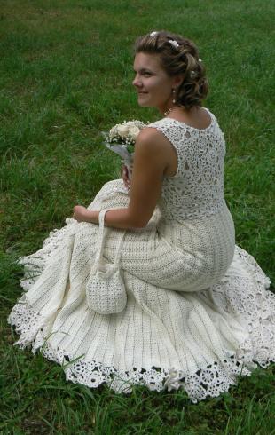 Свадебное платье, связанное с крючком